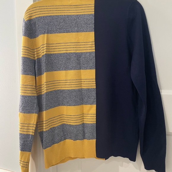 YAL New York Sweater - Picture 3 of 7